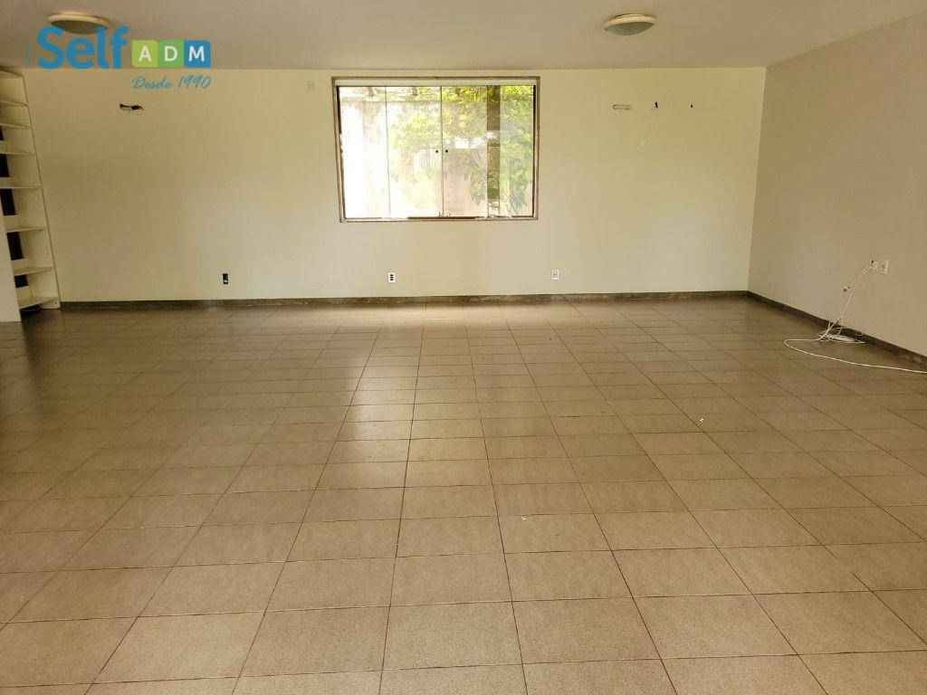 Casa para alugar com 4 quartos, 200m² - Foto 5