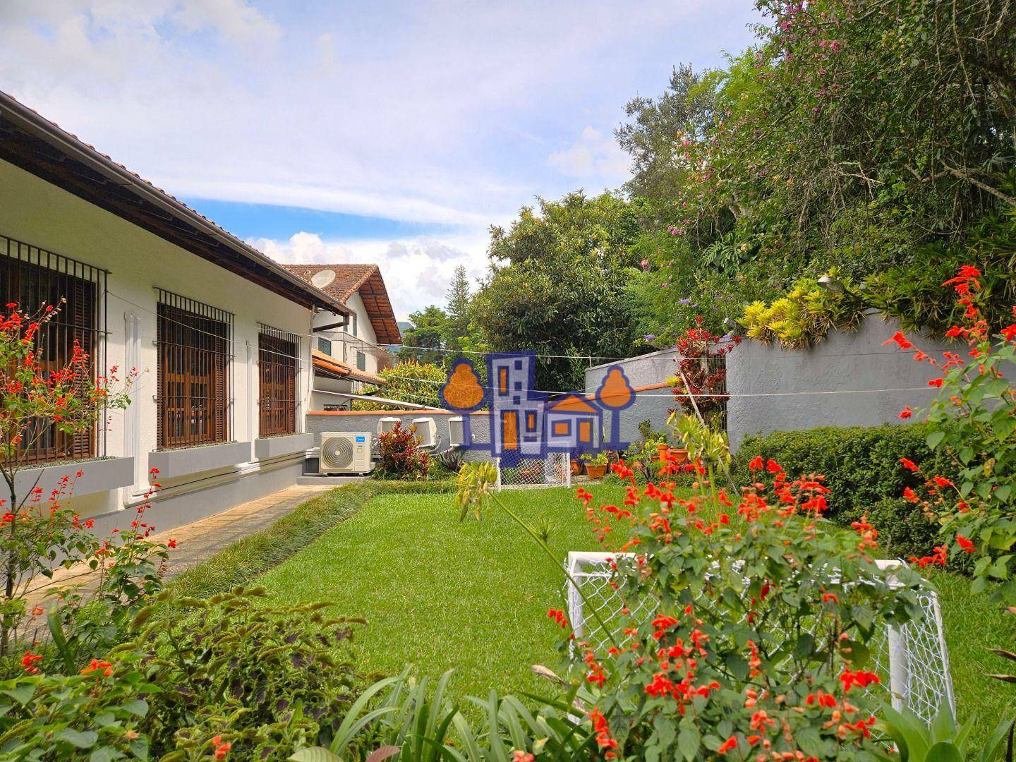 Casa à venda com 4 quartos, 300m² - Foto 53
