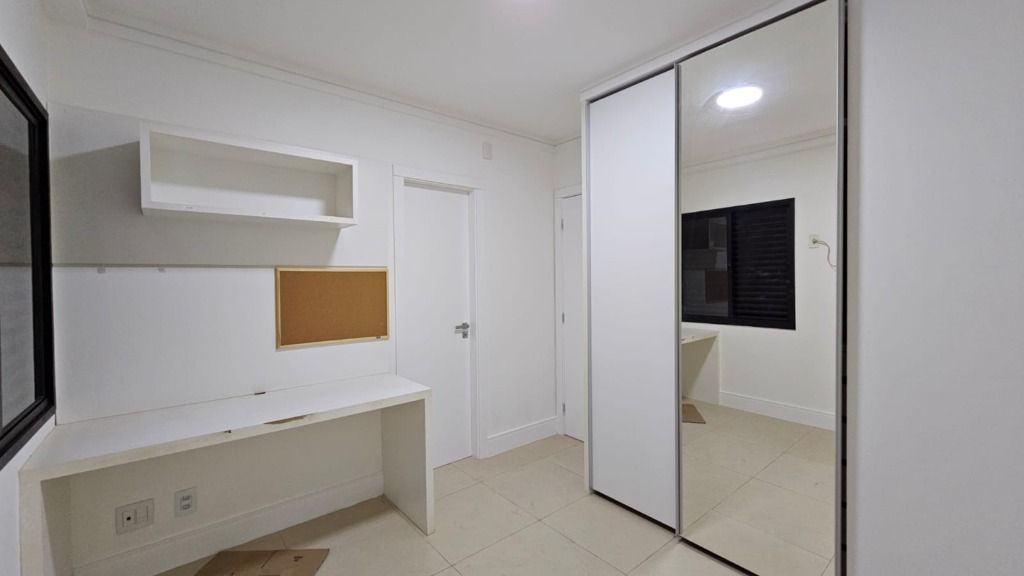 Apartamento para alugar com 3 quartos, 157m² - Foto 16