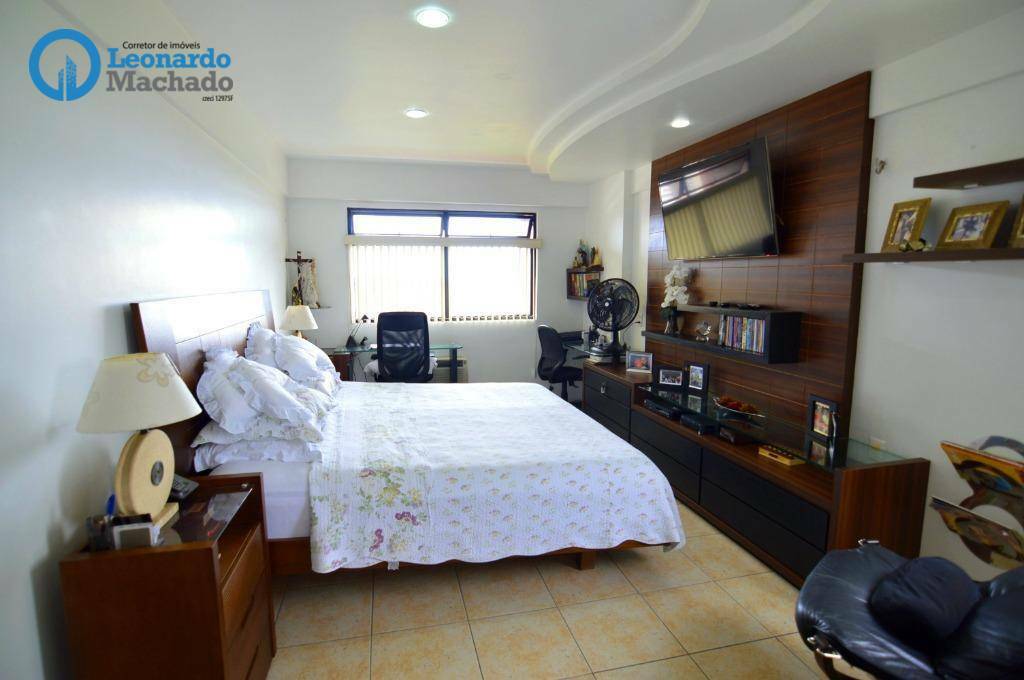 Apartamento à venda com 3 quartos, 195m² - Foto 13