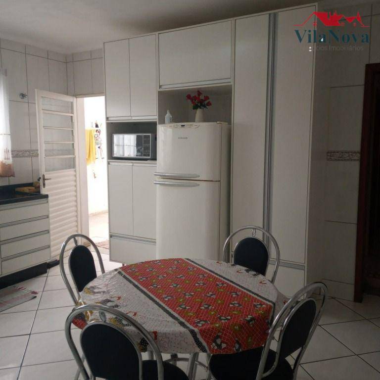 Casa à venda com 3 quartos, 154m² - Foto 13