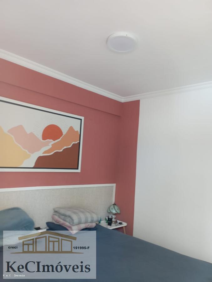 Apartamento à venda com 2 quartos, 72m² - Foto 2