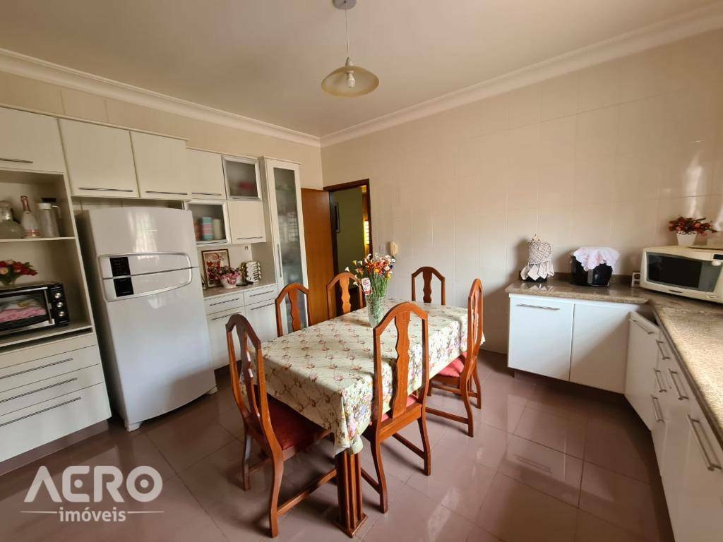 Casa de Condomínio à venda com 3 quartos, 270m² - Foto 25