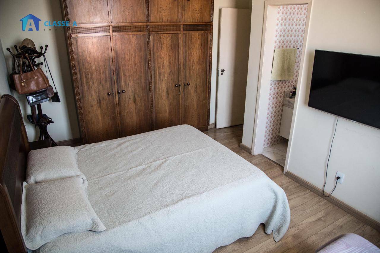 Apartamento à venda com 3 quartos, 140m² - Foto 7