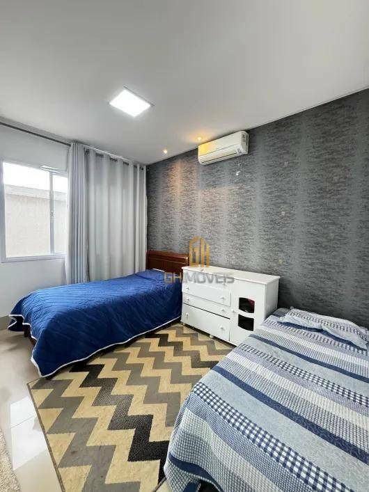 Casa de Condomínio à venda com 3 quartos, 204m² - Foto 3