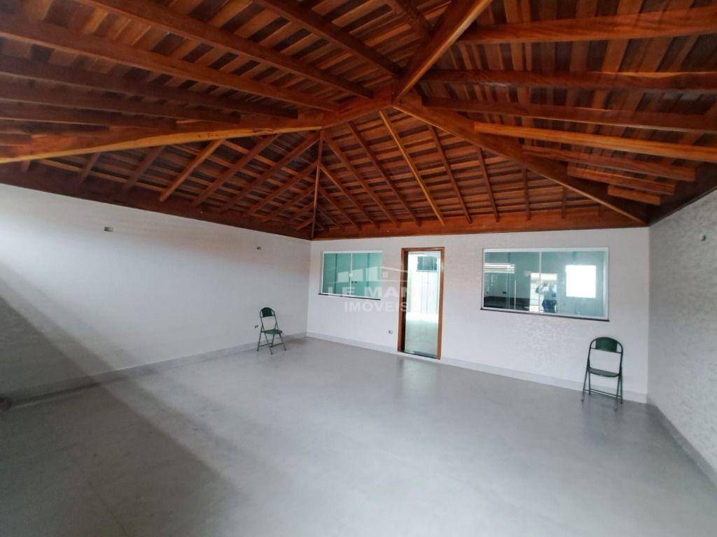 Casa à venda com 3 quartos, 150m² - Foto 1