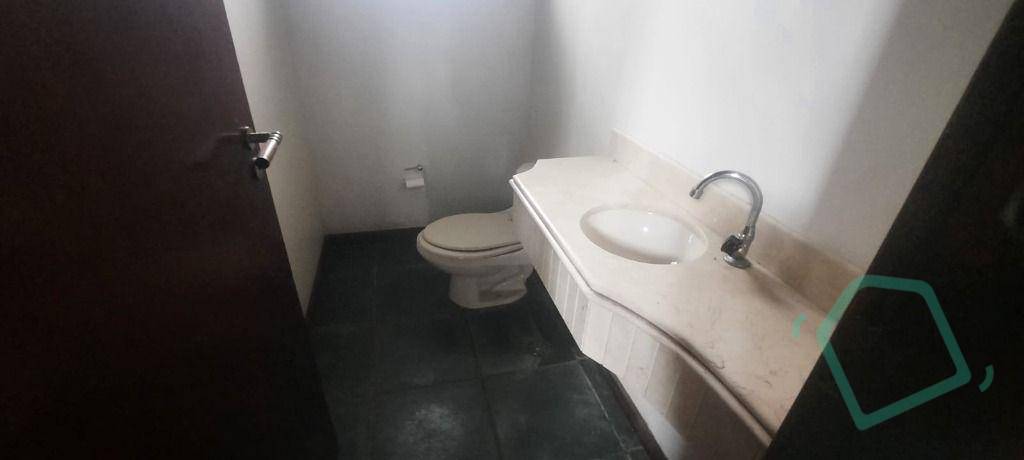 Casa para alugar com 3 quartos, 500m² - Foto 29