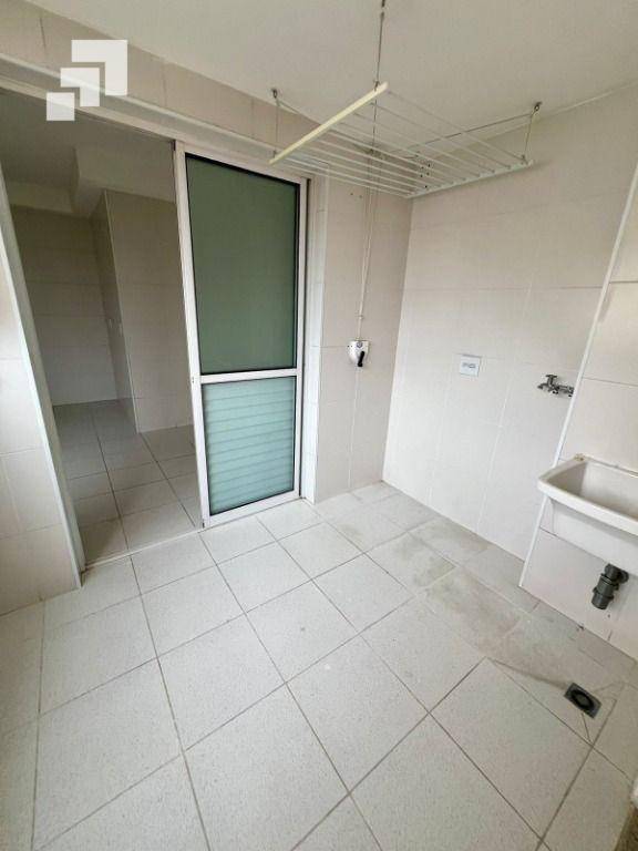 Apartamento para alugar com 4 quartos, 140m² - Foto 34