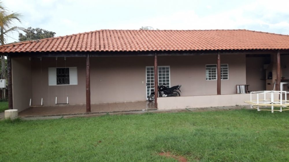 Chácara à venda com 1 quarto, 128m² - Foto 2