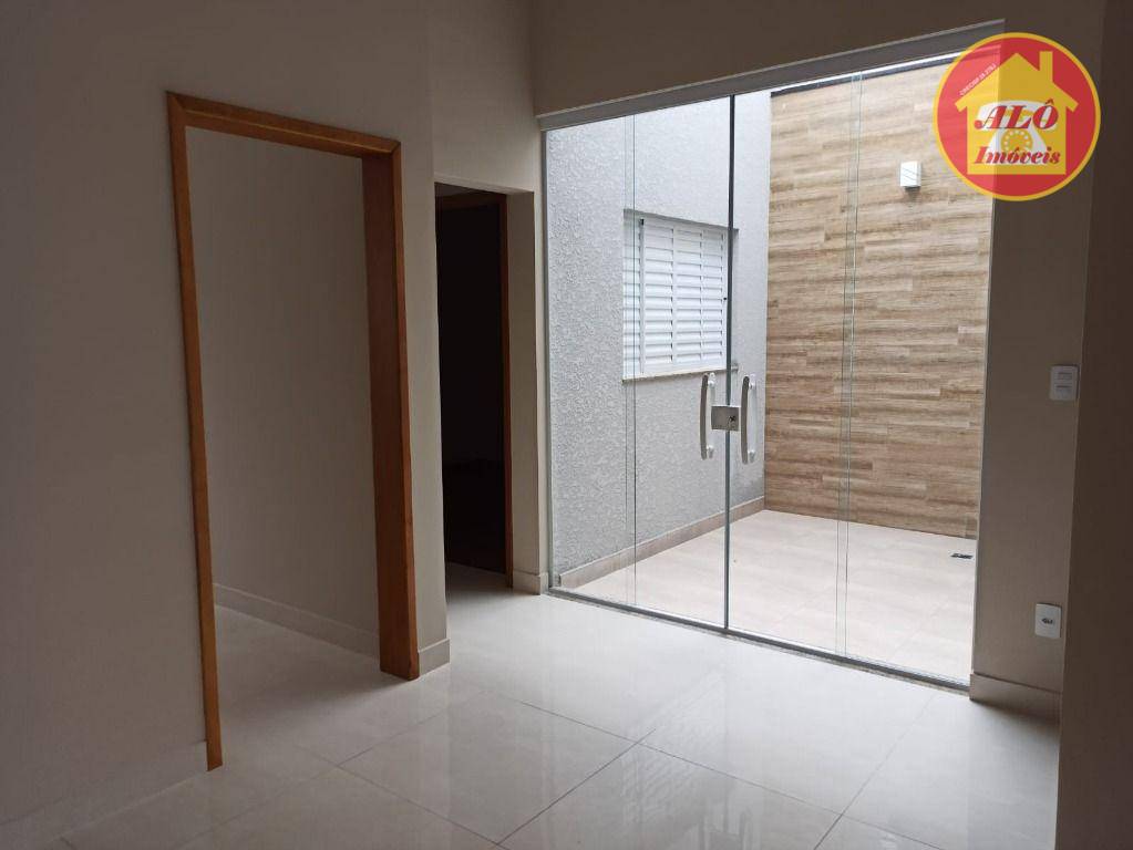 Casa à venda com 3 quartos, 140m² - Foto 1