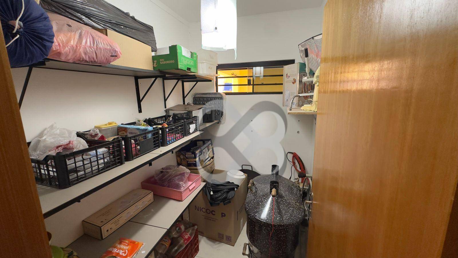 Casa à venda com 4 quartos, 140m² - Foto 13