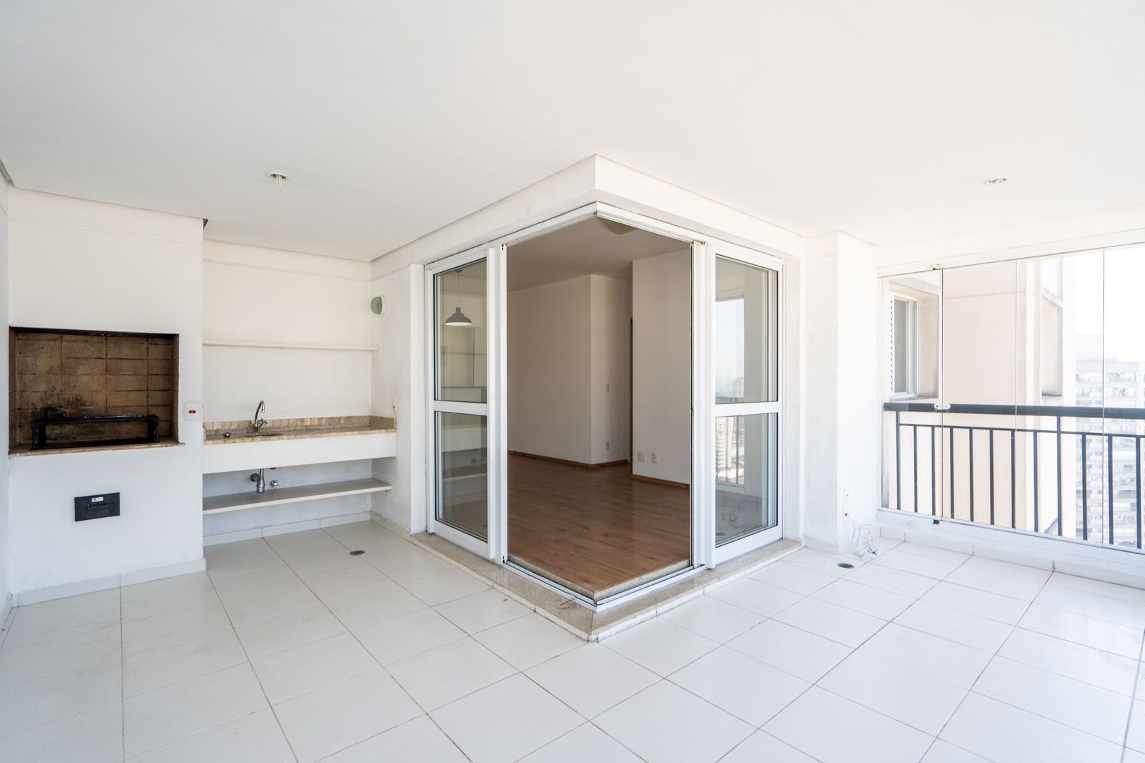 Apartamento à venda com 3 quartos, 97m² - Foto 7