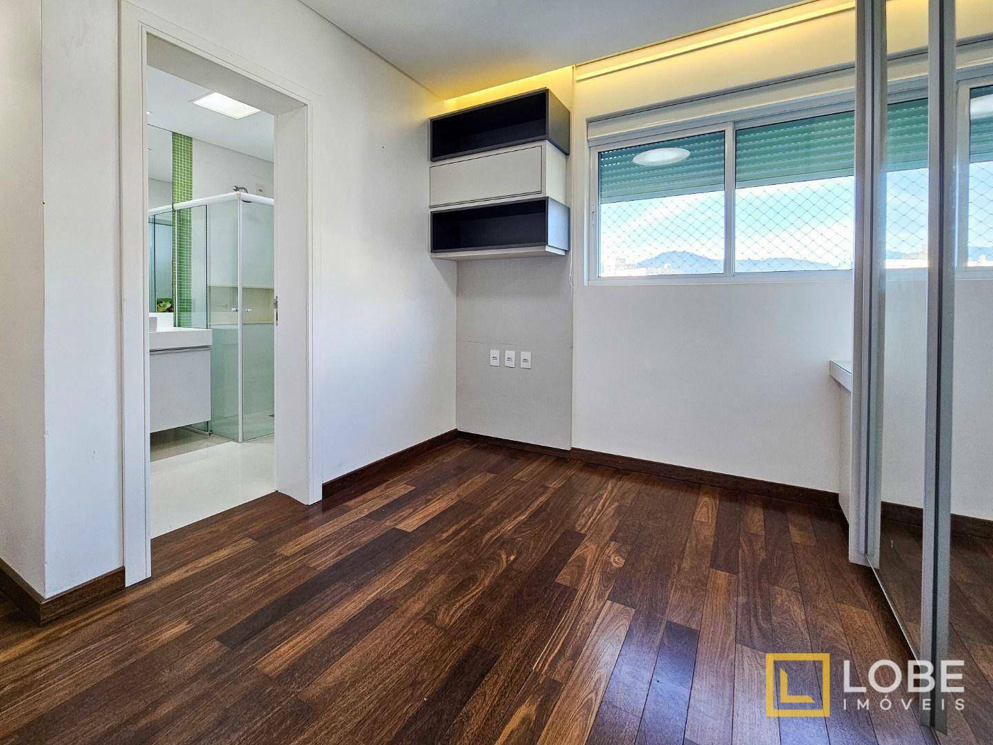 Apartamento à venda com 3 quartos, 217m² - Foto 18