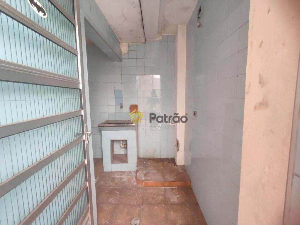 Sobrado para alugar com 4 quartos, 236m² - Foto 9