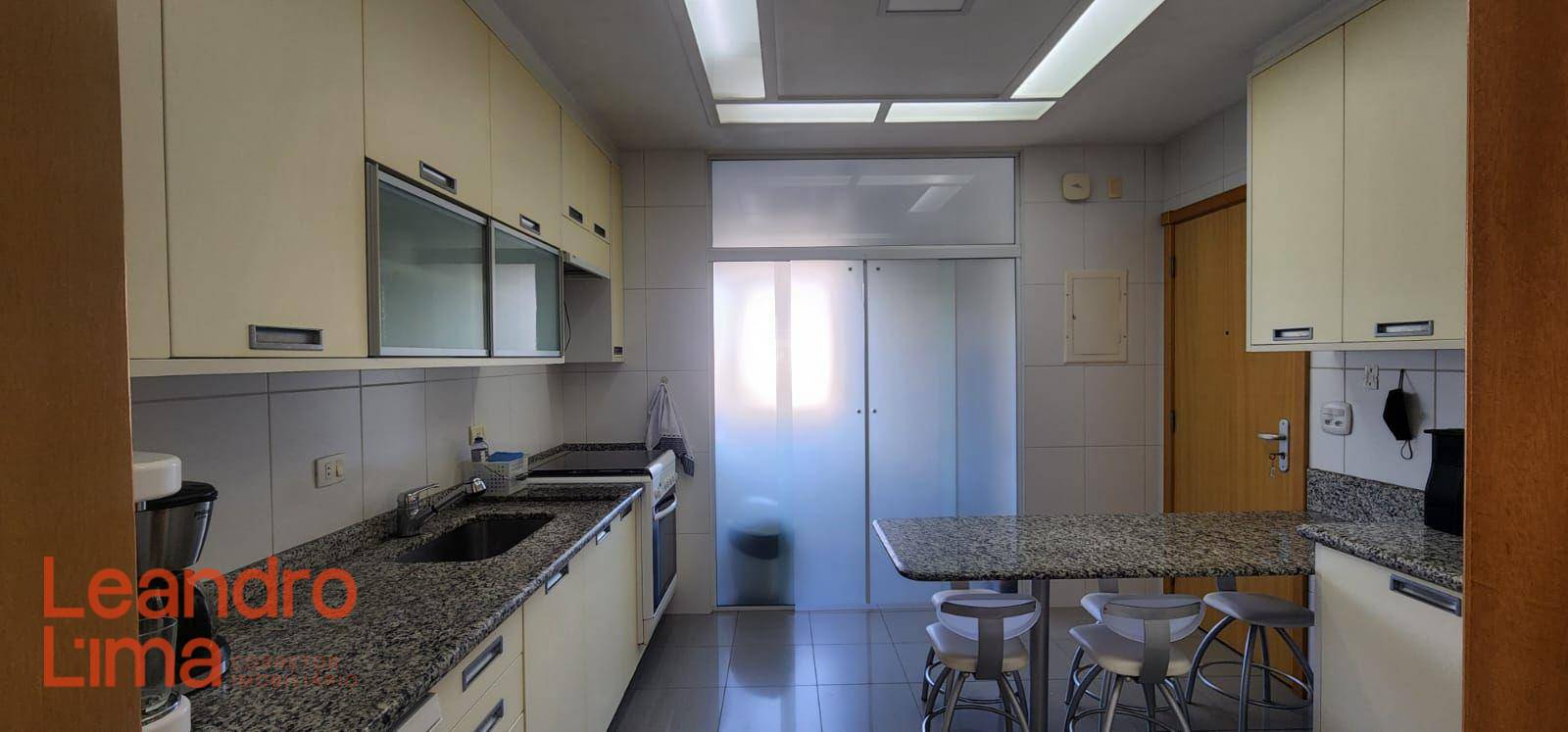 Apartamento à venda com 3 quartos, 106m² - Foto 4