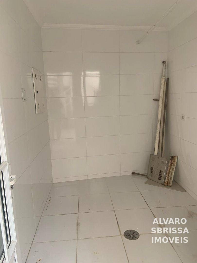 Casa para alugar com 4 quartos, 400m² - Foto 16