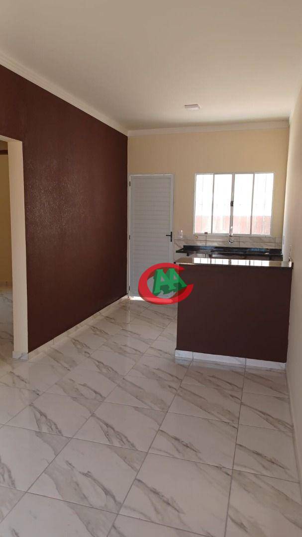 Casa à venda com 2 quartos, 60m² - Foto 4