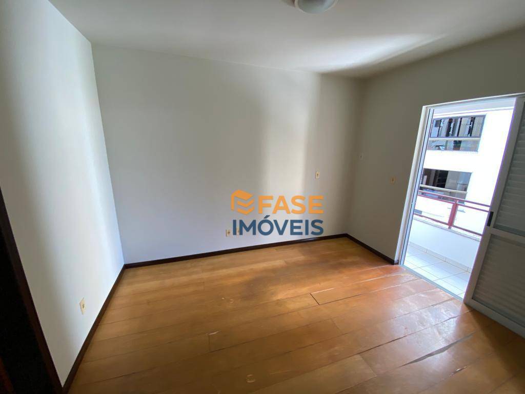 Apartamento à venda com 3 quartos, 99m² - Foto 4