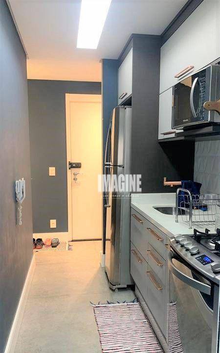 Apartamento à venda com 2 quartos, 68m² - Foto 3