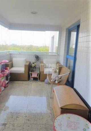 Apartamento à venda com 3 quartos, 156m² - Foto 2