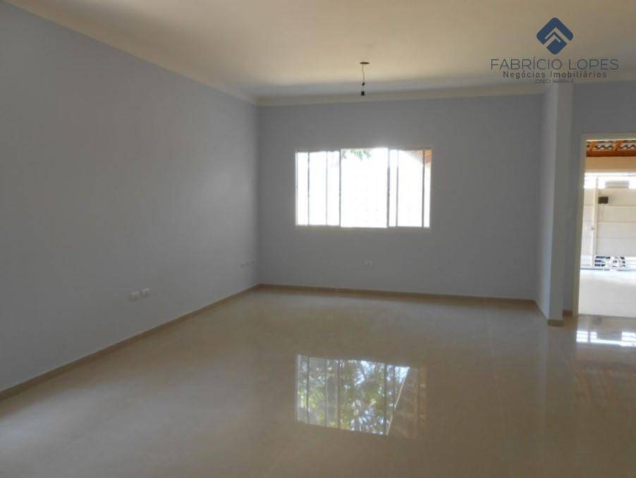 Casa à venda com 3 quartos, 150m² - Foto 1