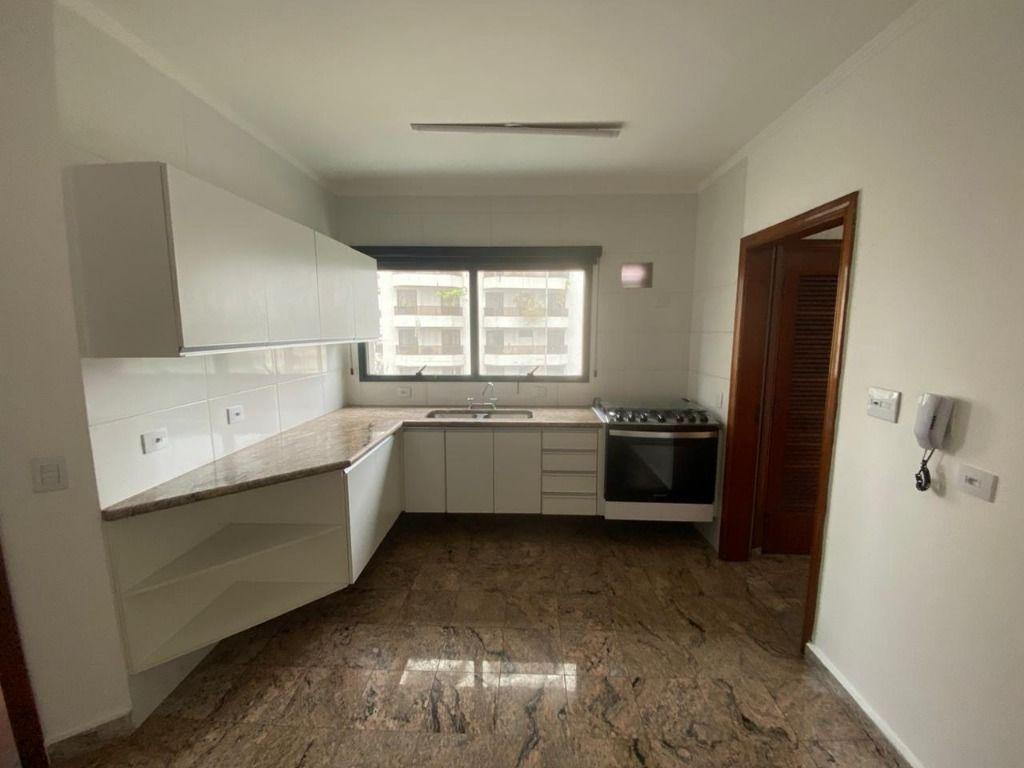 Apartamento à venda com 3 quartos, 157m² - Foto 18