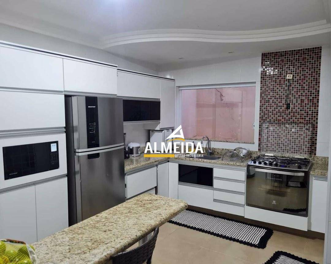 Casa, 5 quartos, 264 m² - Foto 3