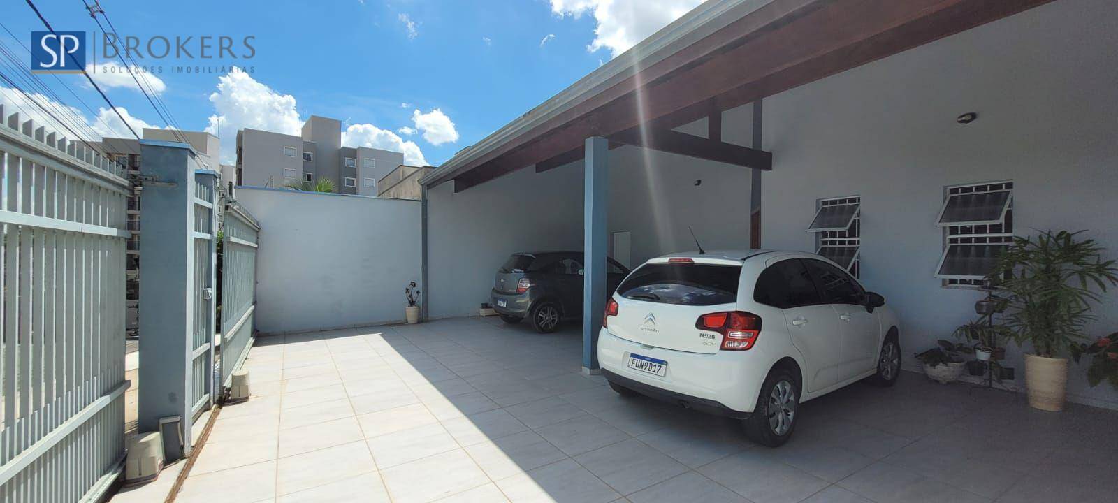 Casa à venda com 3 quartos, 225m² - Foto 3