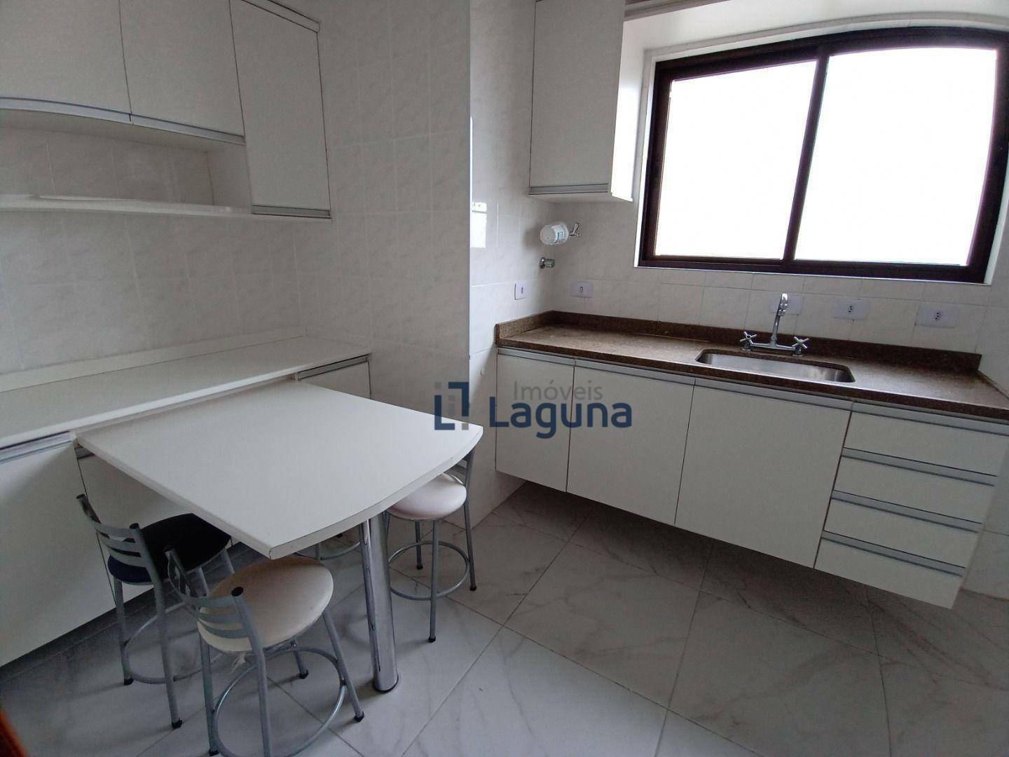 Apartamento para alugar com 2 quartos, 82m² - Foto 3