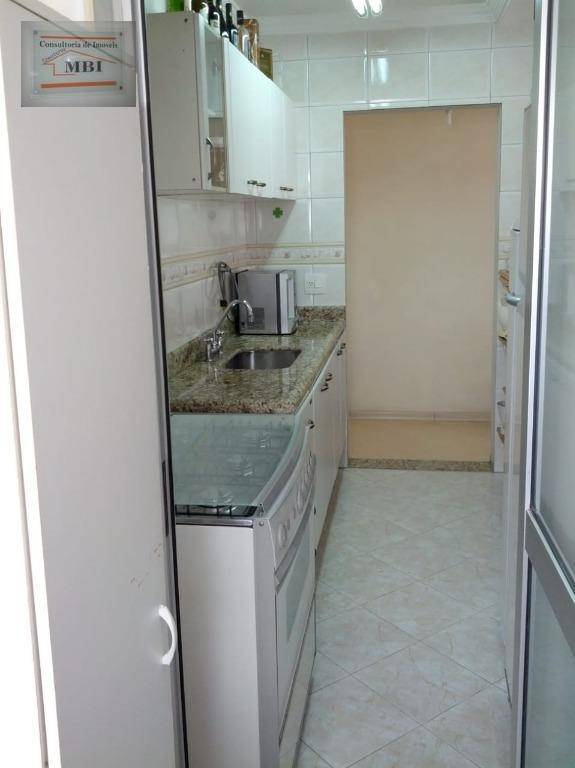 Apartamento à venda com 3 quartos, 70m² - Foto 2