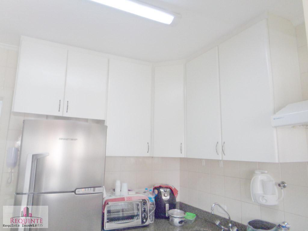 Apartamento à venda com 3 quartos, 95m² - Foto 25