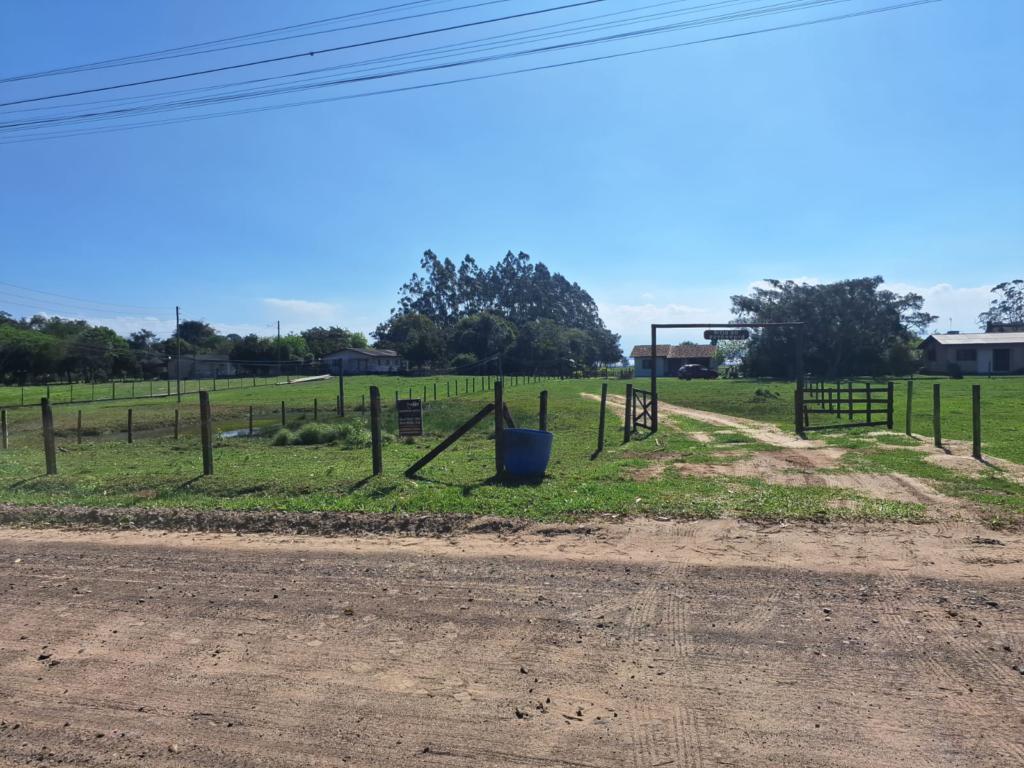 Fazenda à venda com 1 quarto, 90m² - Foto 2