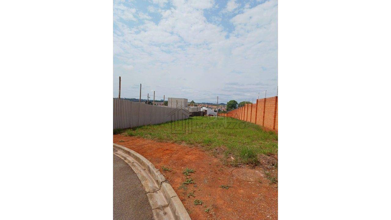 Loteamento e Condomínio, 304 m² - Foto 1