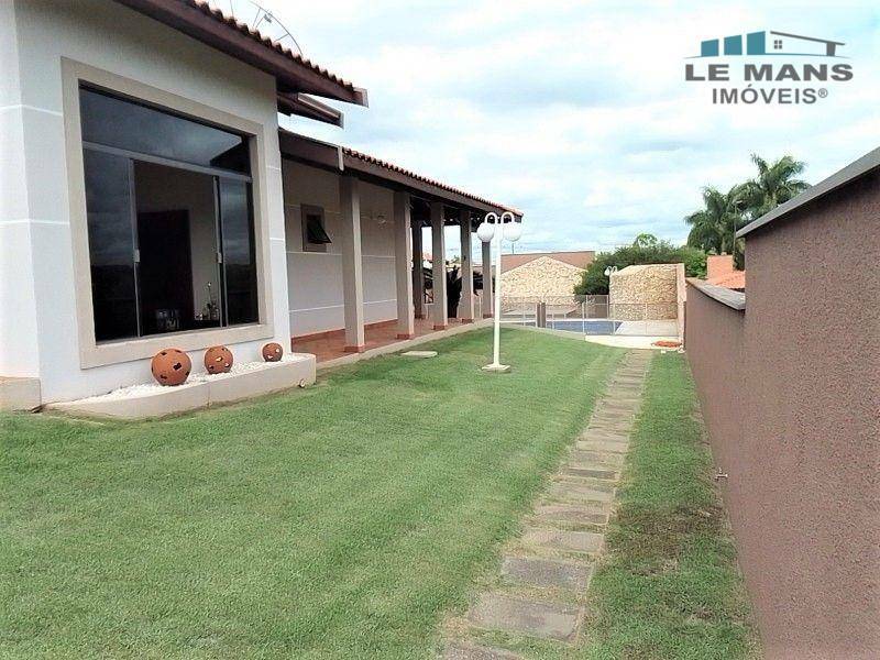 Casa de Condomínio à venda com 3 quartos, 306m² - Foto 3