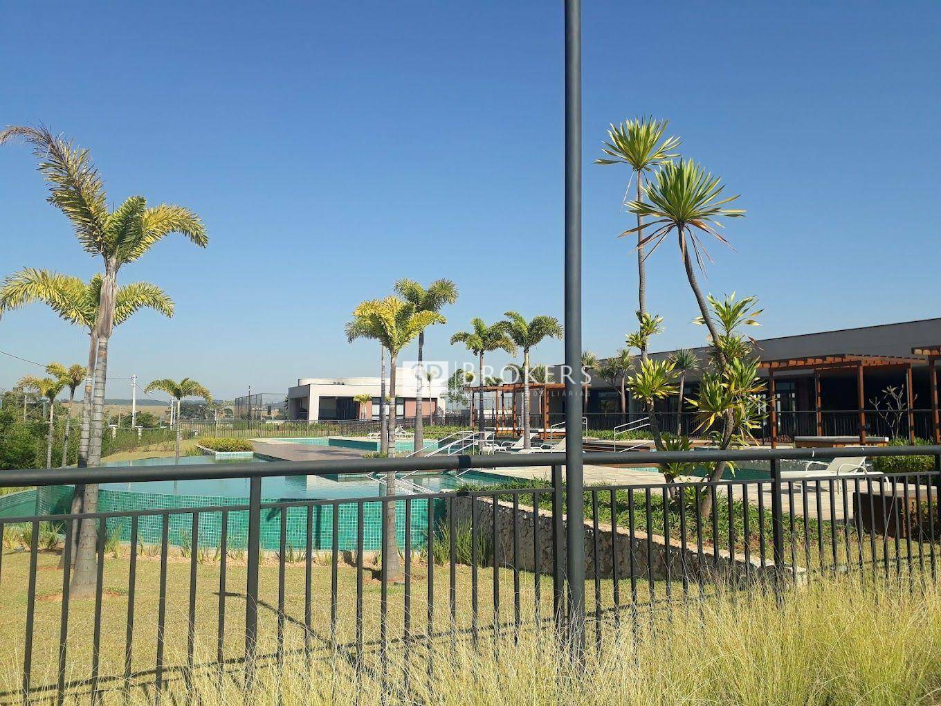 Casa de Condomínio à venda com 3 quartos, 232m² - Foto 2