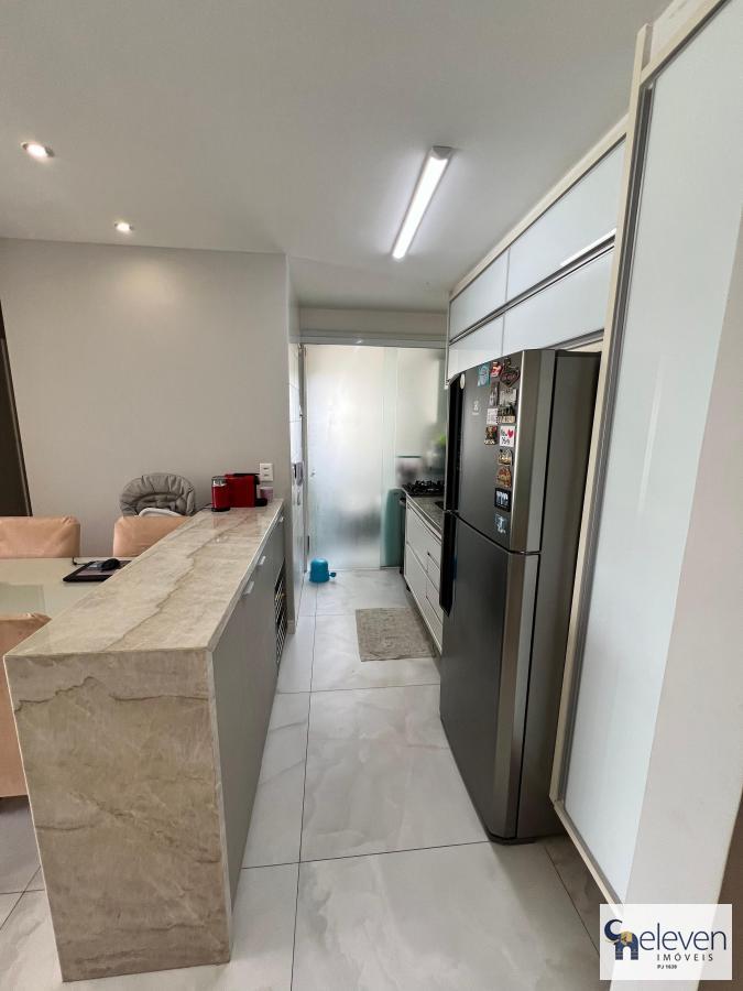 Apartamento à venda com 2 quartos, 75m² - Foto 9