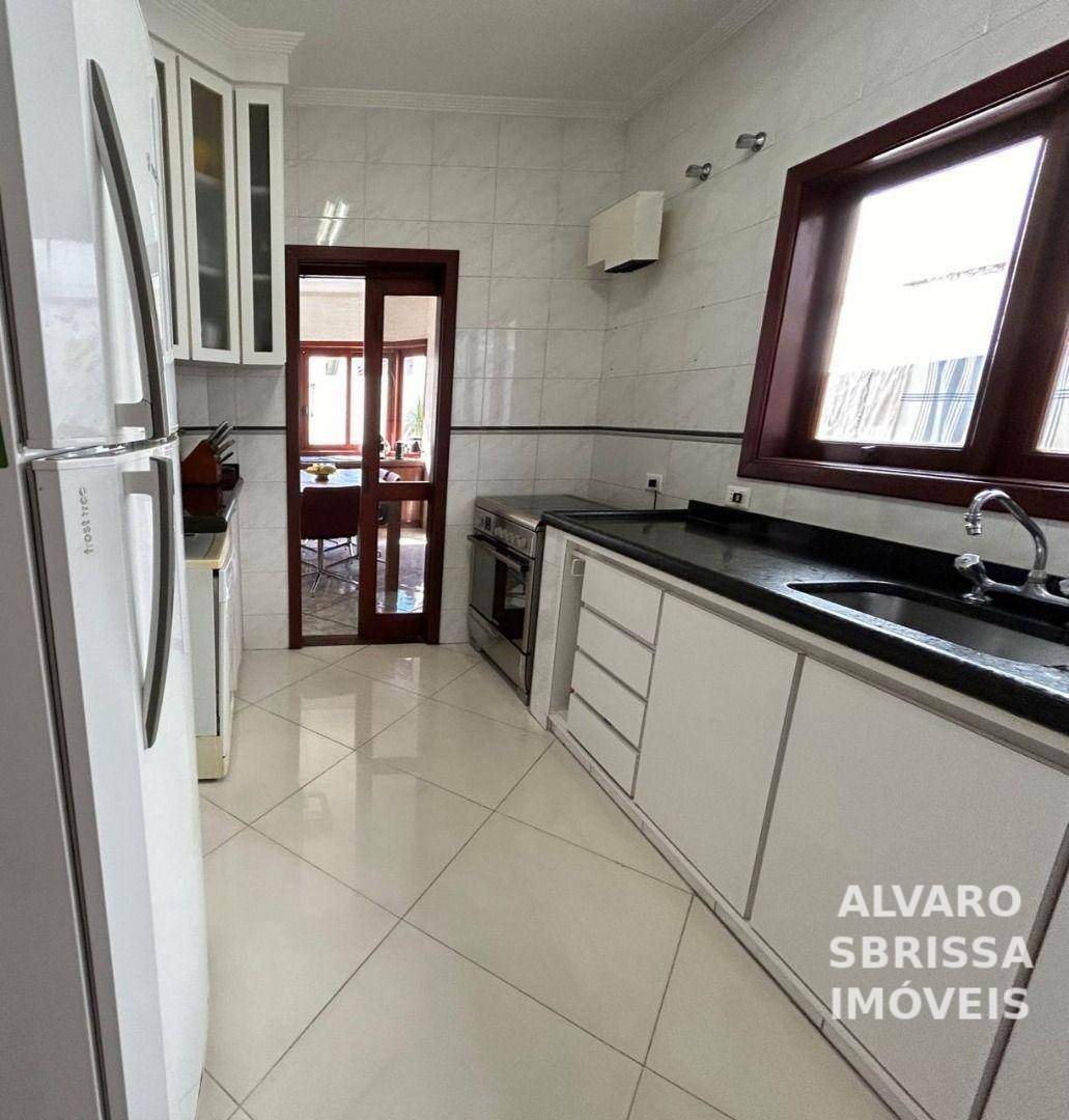 Casa de Condomínio à venda com 4 quartos, 336m² - Foto 3