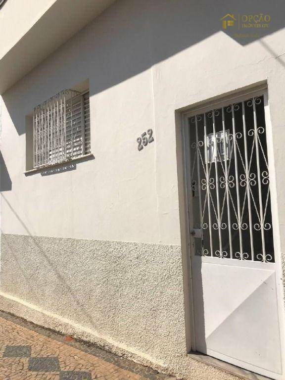 Casa à venda com 3 quartos, 100m² - Foto 1