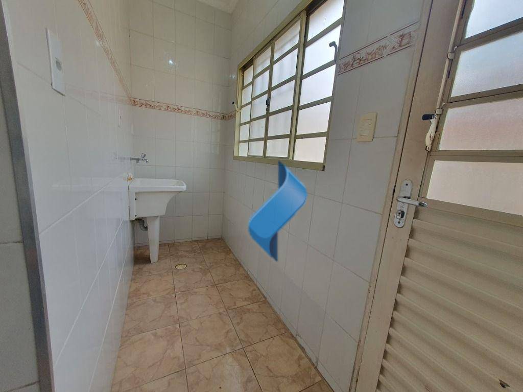 Casa à venda com 2 quartos, 80m² - Foto 16