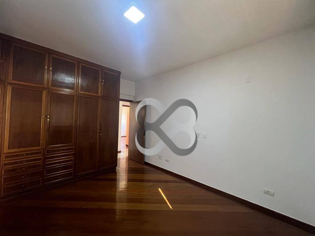 Apartamento à venda com 3 quartos, 208m² - Foto 26