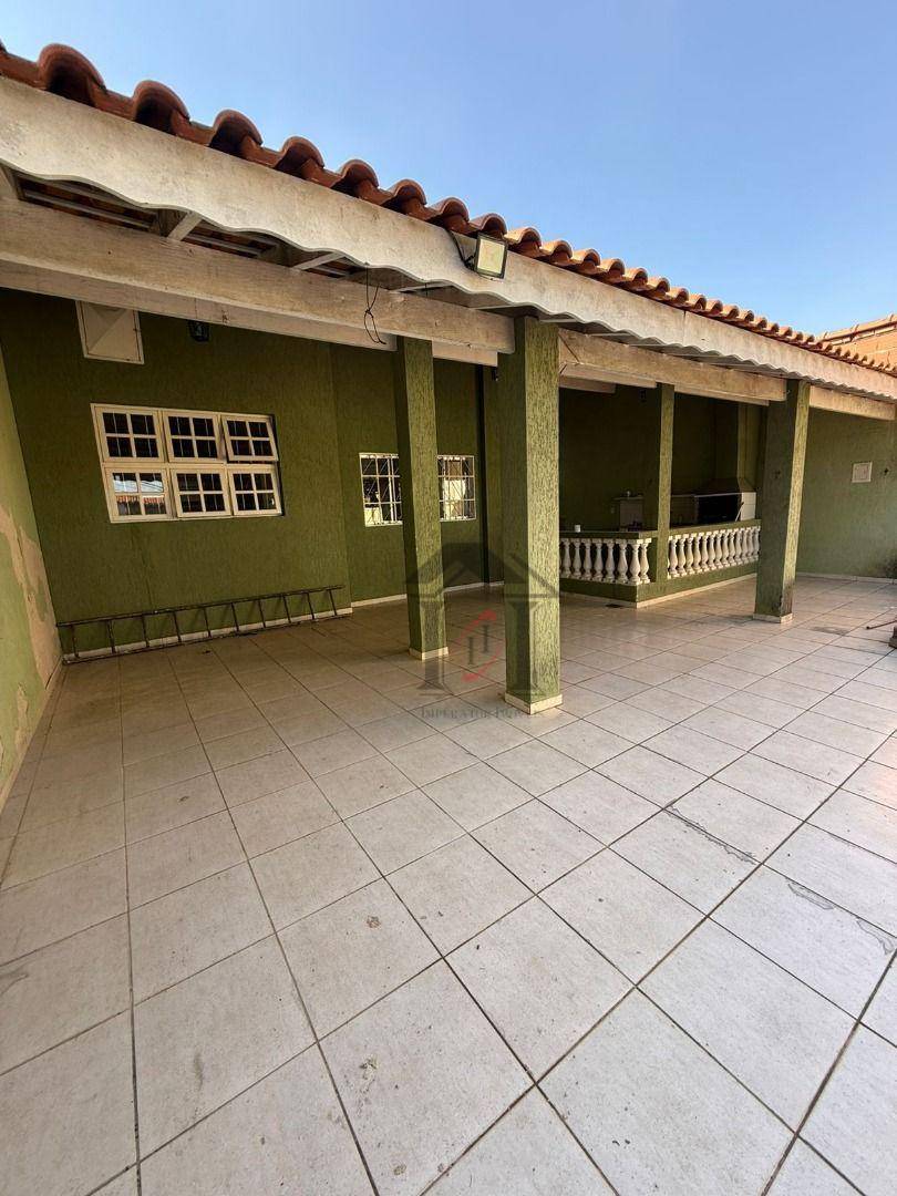 Casa, 4 quartos, 154 m² - Foto 1