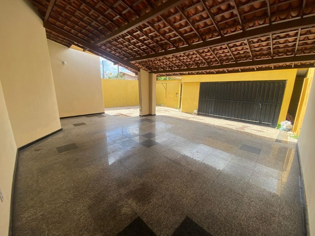 Casa para alugar com 4 quartos, 230m² - Foto 25