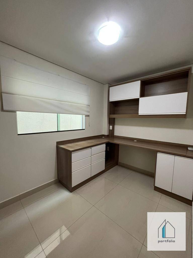 Casa de Condomínio à venda com 5 quartos, 232m² - Foto 12