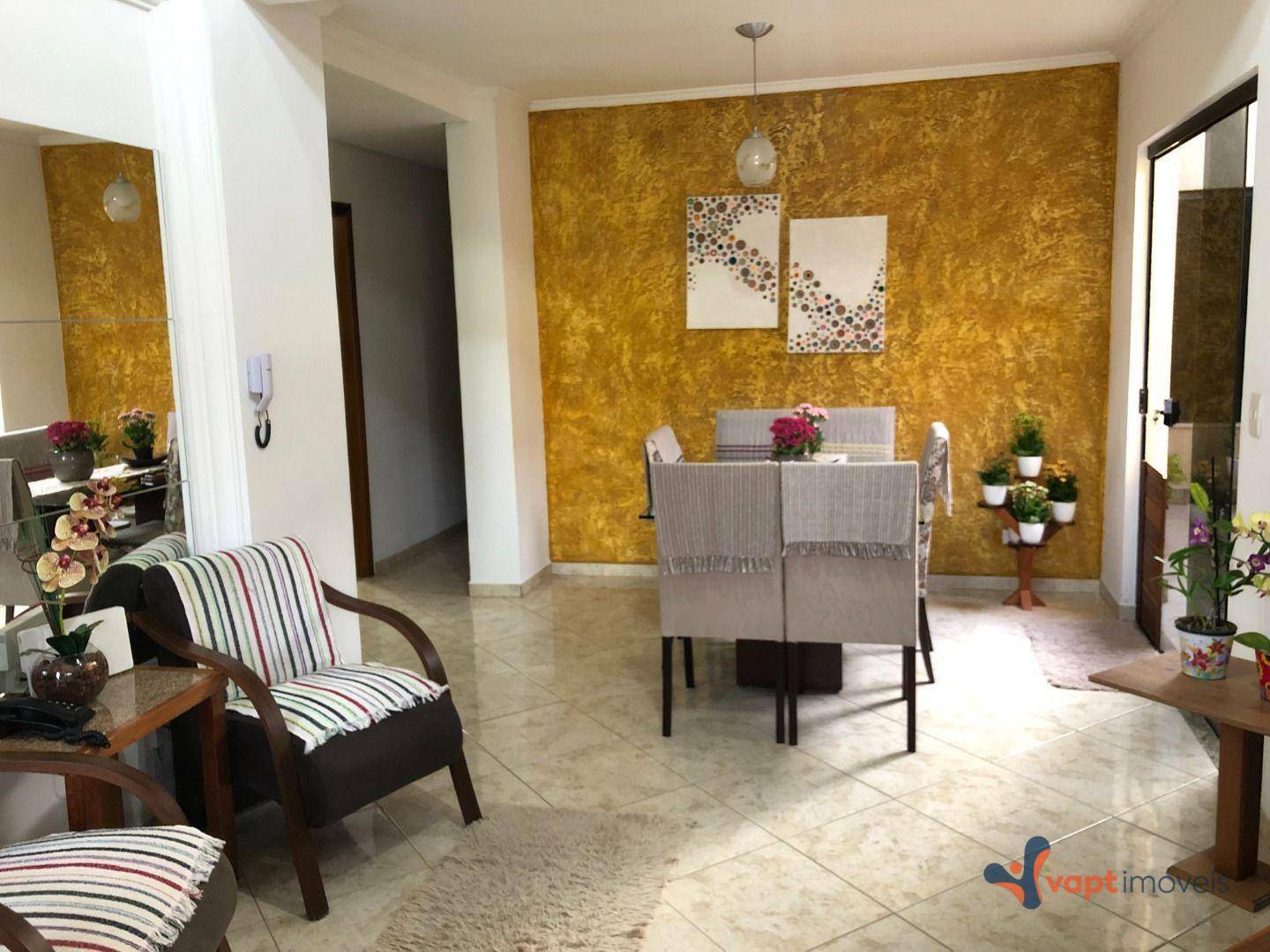 Casa à venda com 4 quartos, 200m² - Foto 3