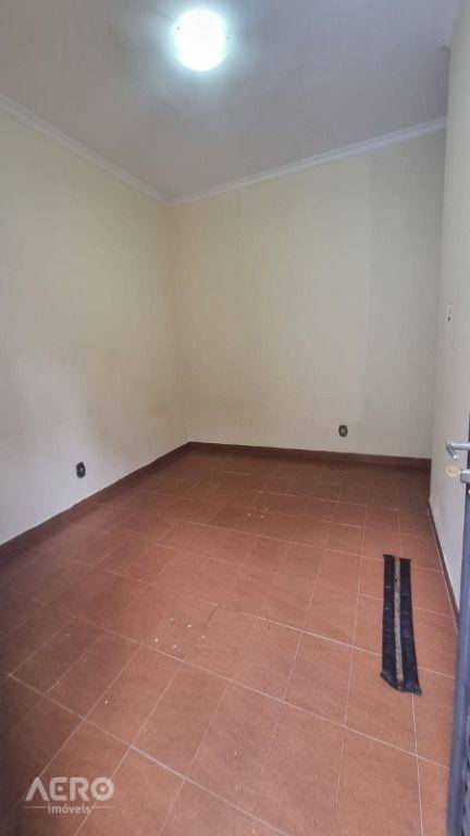 Casa à venda com 4 quartos, 350m² - Foto 21