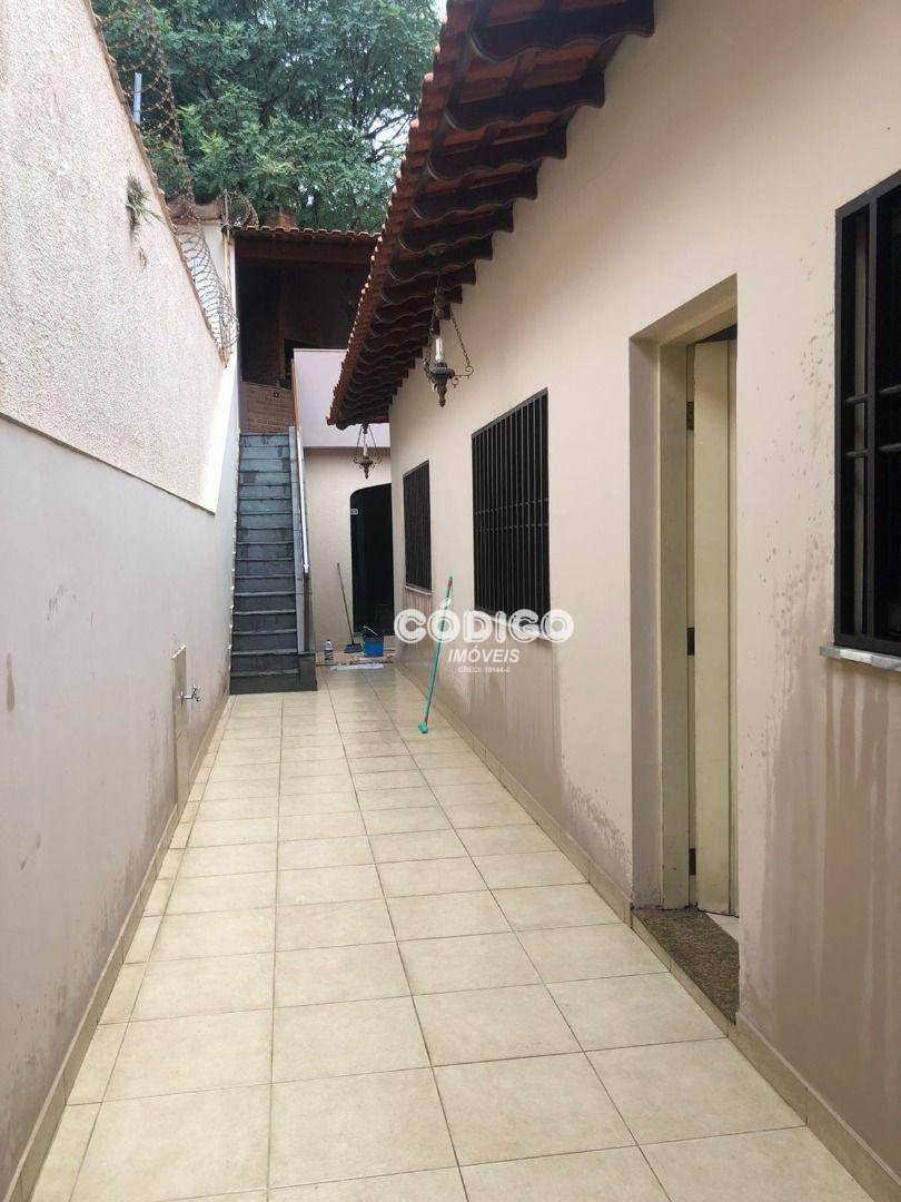 Casa à venda e aluguel com 3 quartos, 250m² - Foto 5