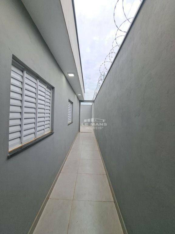 Casa à venda com 3 quartos, 106m² - Foto 4