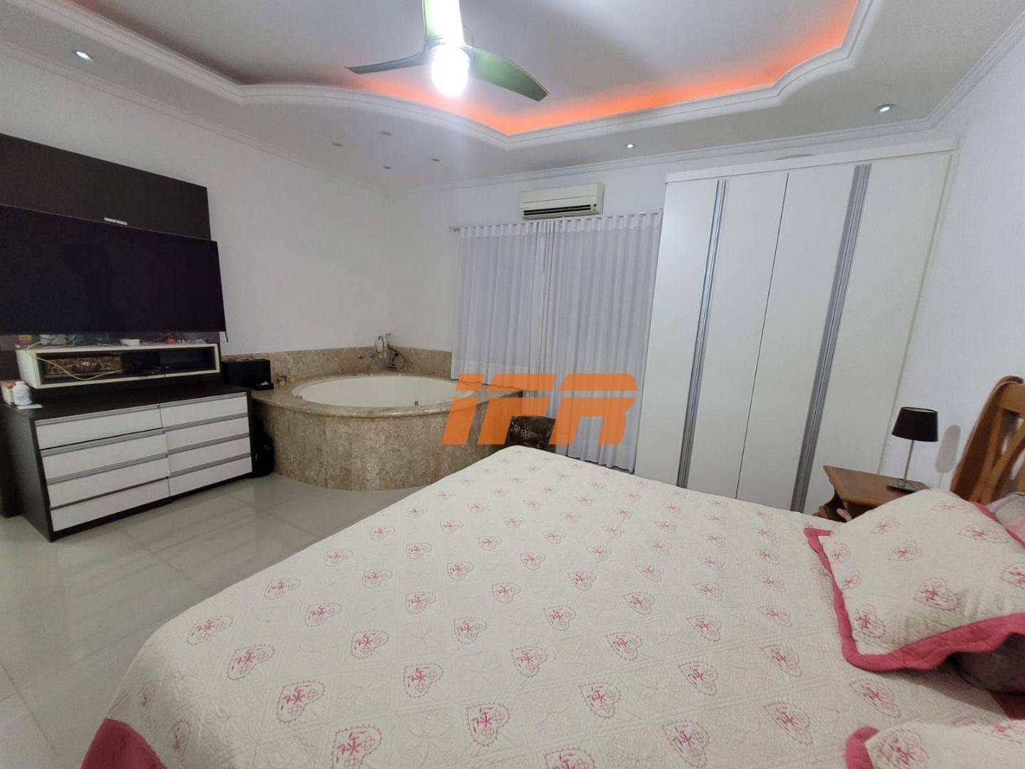 Sobrado à venda com 3 quartos, 310m² - Foto 12