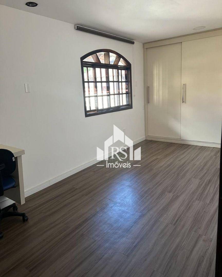 Casa de Condomínio à venda com 5 quartos, 240m² - Foto 13