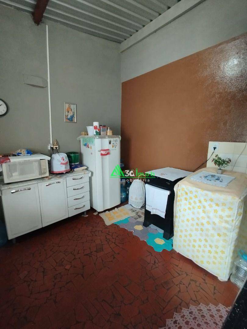Casa à venda com 4 quartos, 108m² - Foto 11